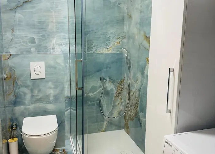 Family With A Sea View And A Free Parking Apartment Makarska