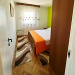 Family With A Sea View And A Free Parking * Makarska