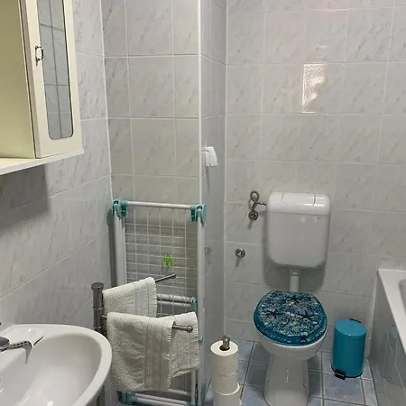 Apartment Family With A Sea View And A Free Parking Makarska