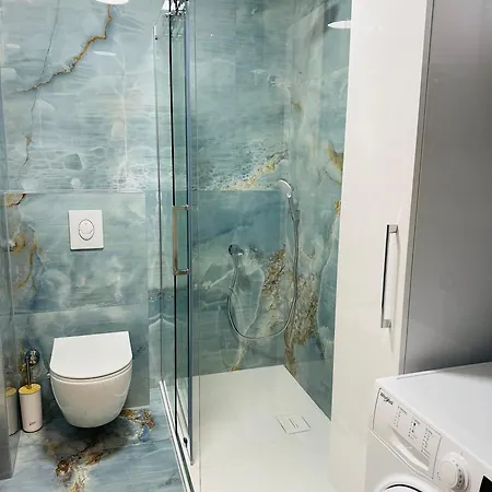 Family With A Sea View And A Free Parking Apartment Makarska