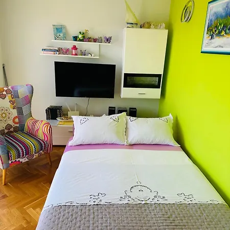 Family With A Sea View And A Free Parking Apartment