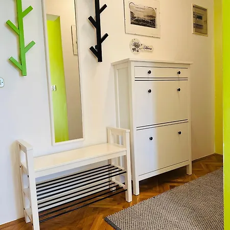 Family With A Sea View And A Free Parking Makarska