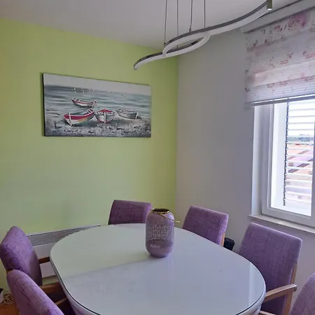 Family With A Sea View And A Free Parking Apartmán
