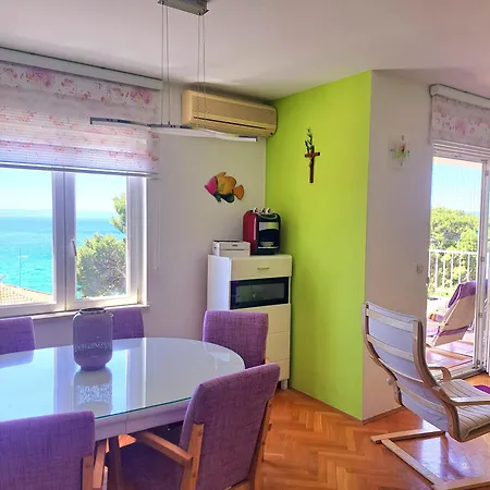 Apartment Family With A Sea View And A Free Parking