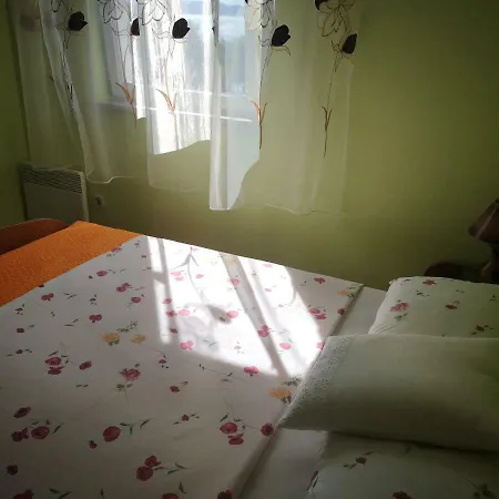 Apartman Family With A Sea View And A Free Parking Makarska