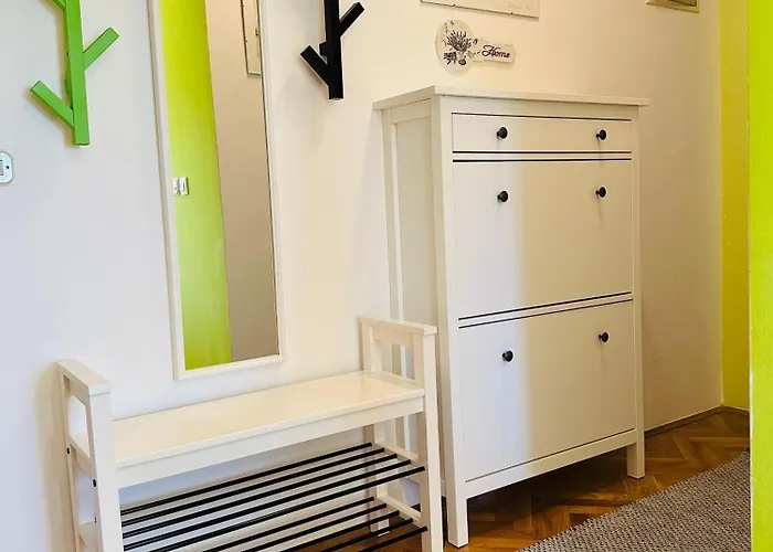 Family With A Sea View And A Free Parking Makarska