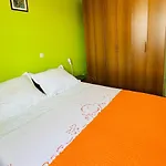 Family With A Sea View And A Free Parking Appartement Makarska